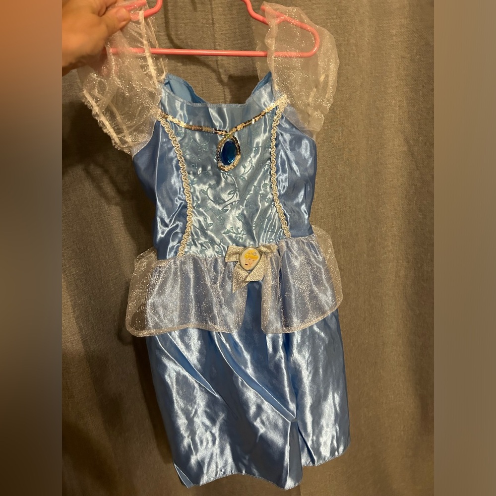 Disney Princess Cinderella dress / halloween costume sz 4-6